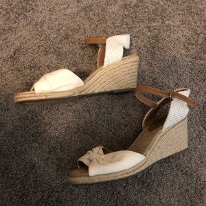 Lucky Brand Espadrille sandals in Cream size 6 1/2